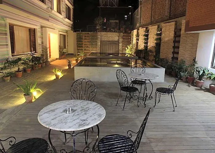 Hotel Potala 2*