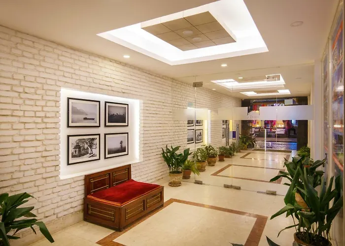 Potala Hotel 2*